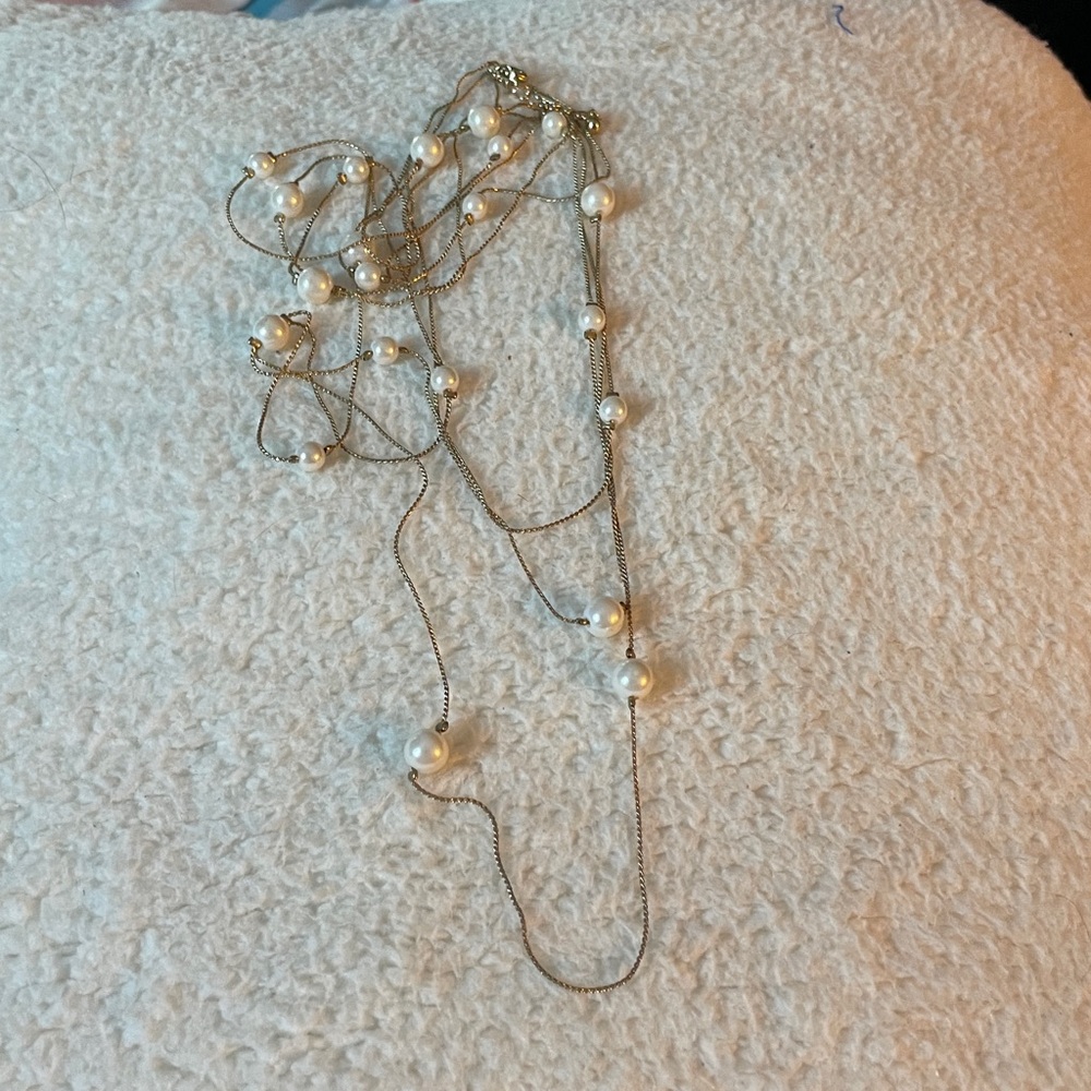 gold tone chain with Faux pearl